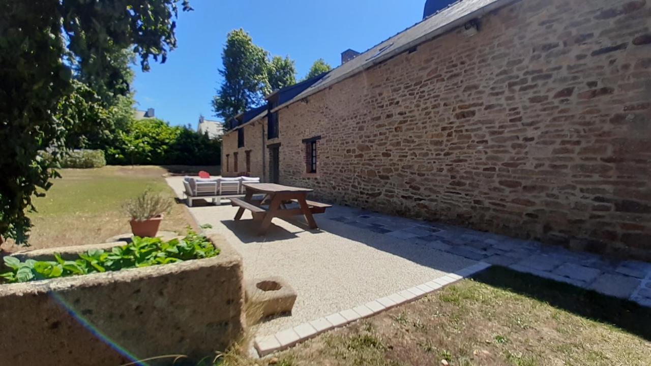 Petit Manoir Proche Dinan - Chambre D'Hotes Lanvallay Buitenkant foto