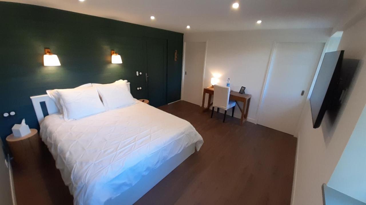 Petit Manoir Proche Dinan - Chambre D'Hotes Lanvallay Buitenkant foto